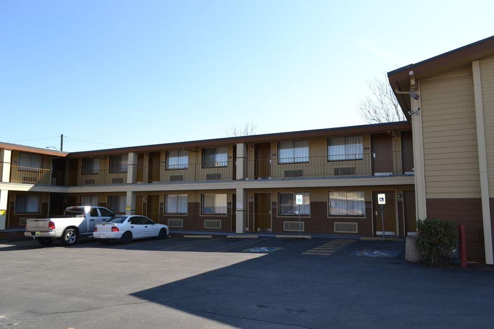 Days Inn Spokane Exterior photo