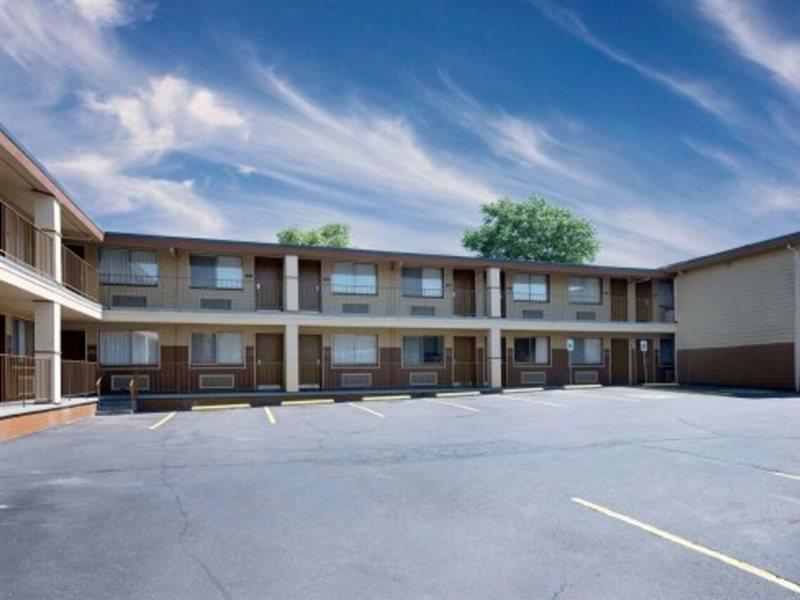Days Inn Spokane Exterior photo