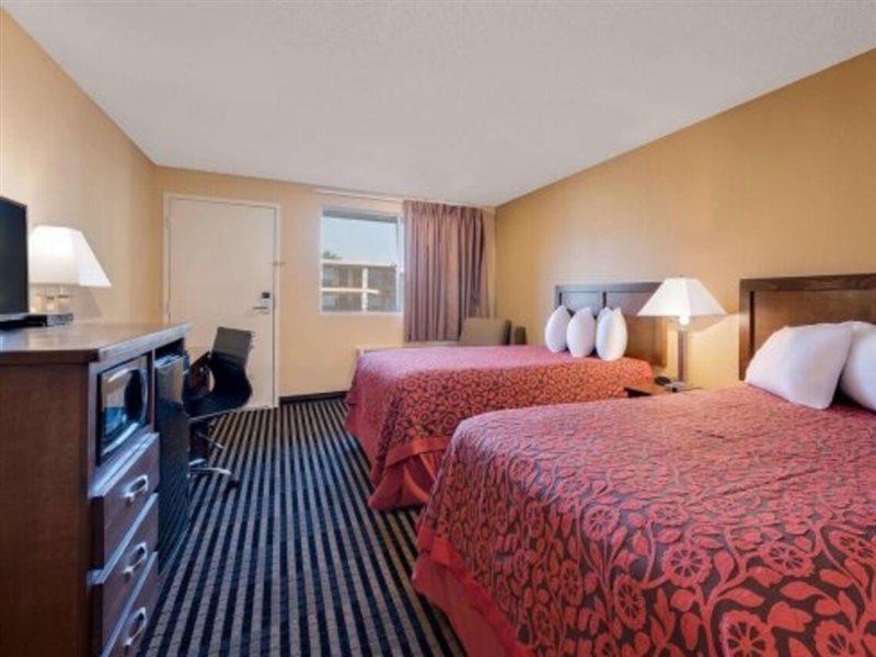 Days Inn Spokane Exterior photo
