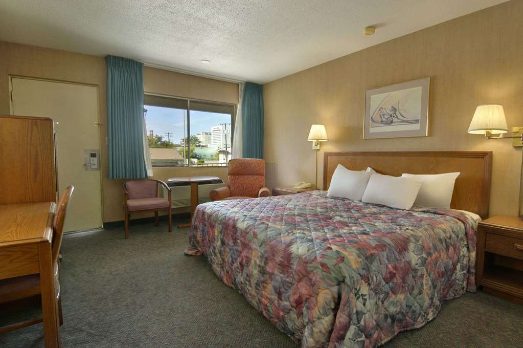 Days Inn Spokane Room photo