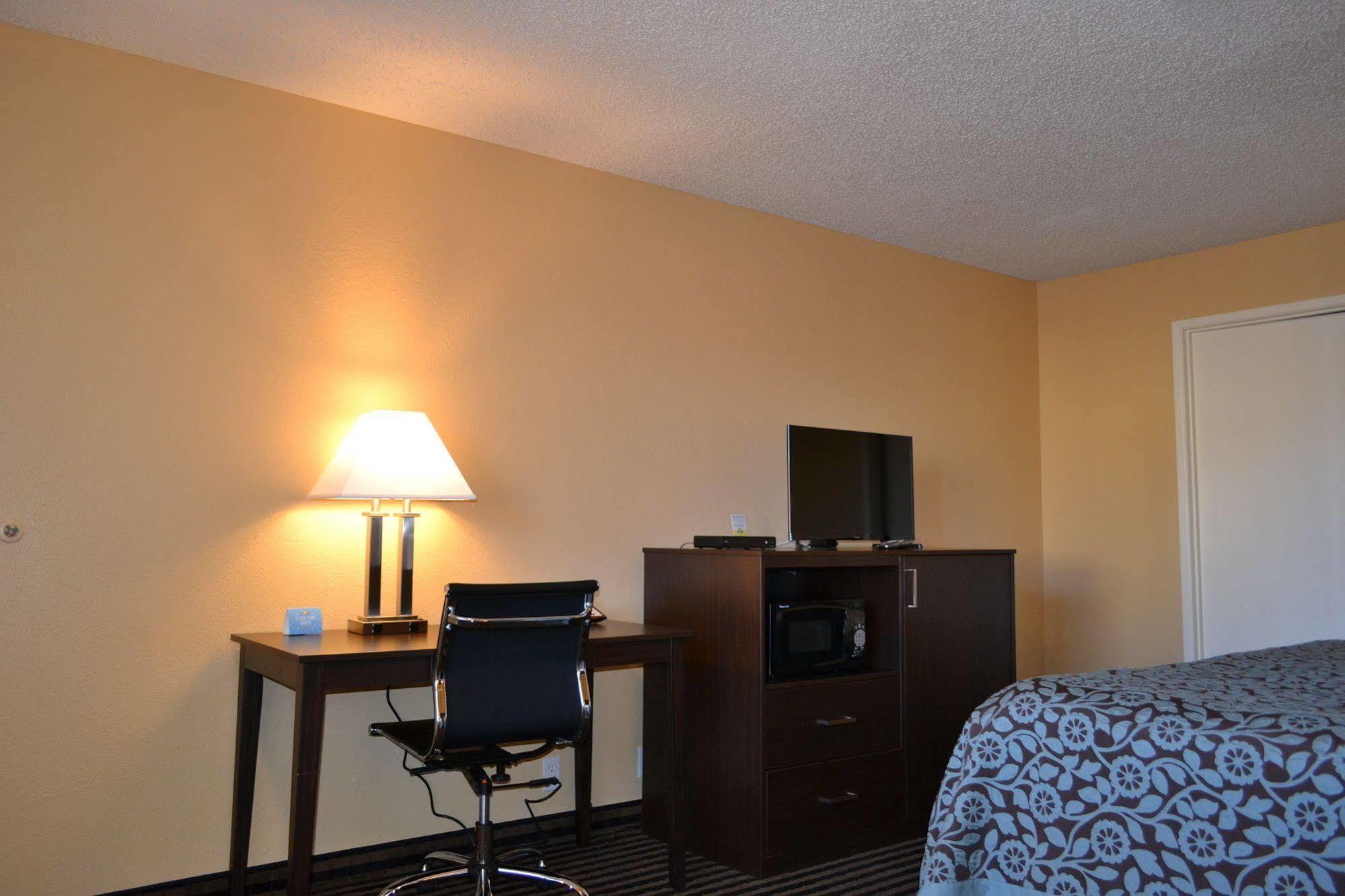 Days Inn Spokane Exterior photo