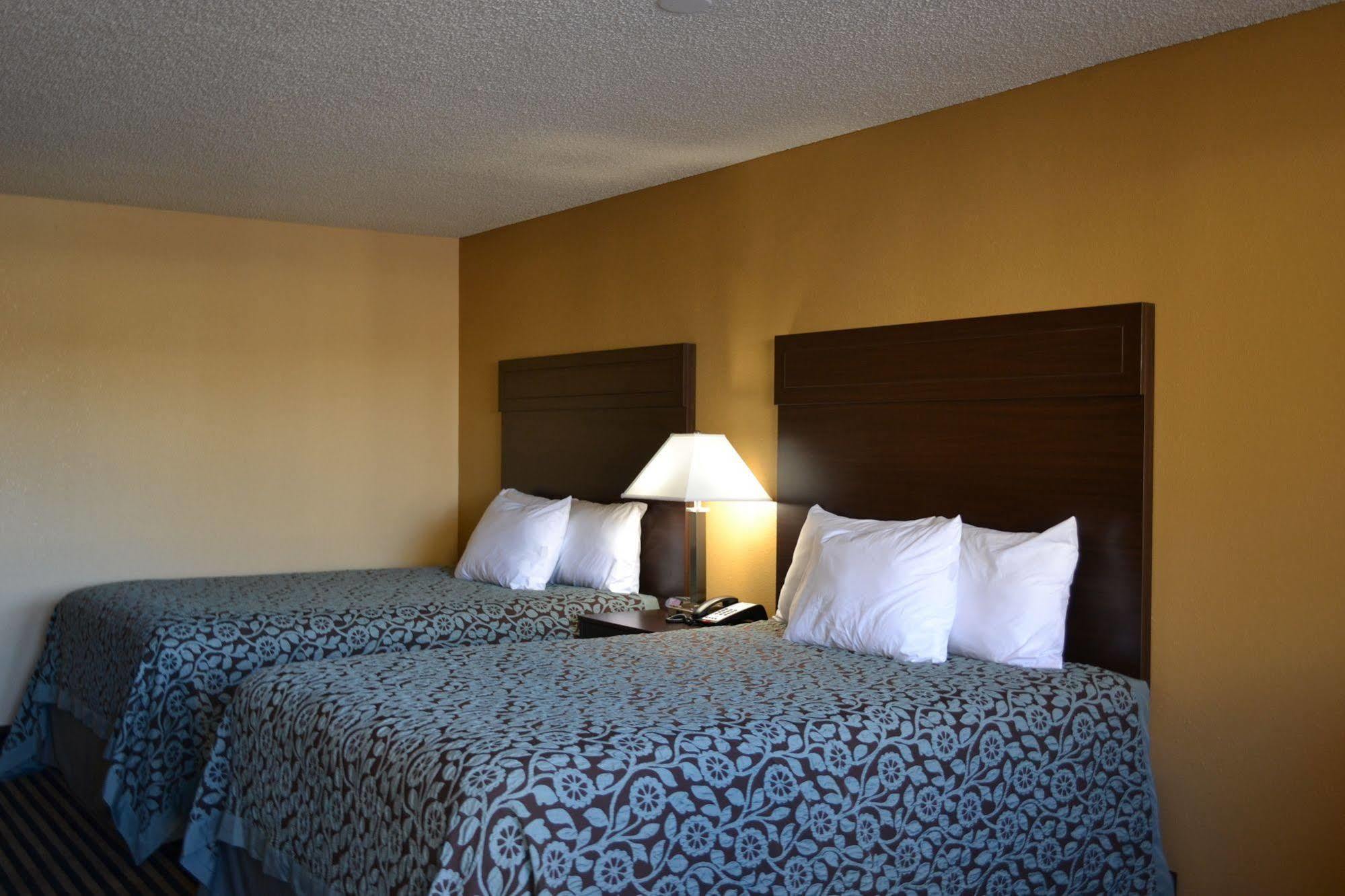 Days Inn Spokane Exterior photo