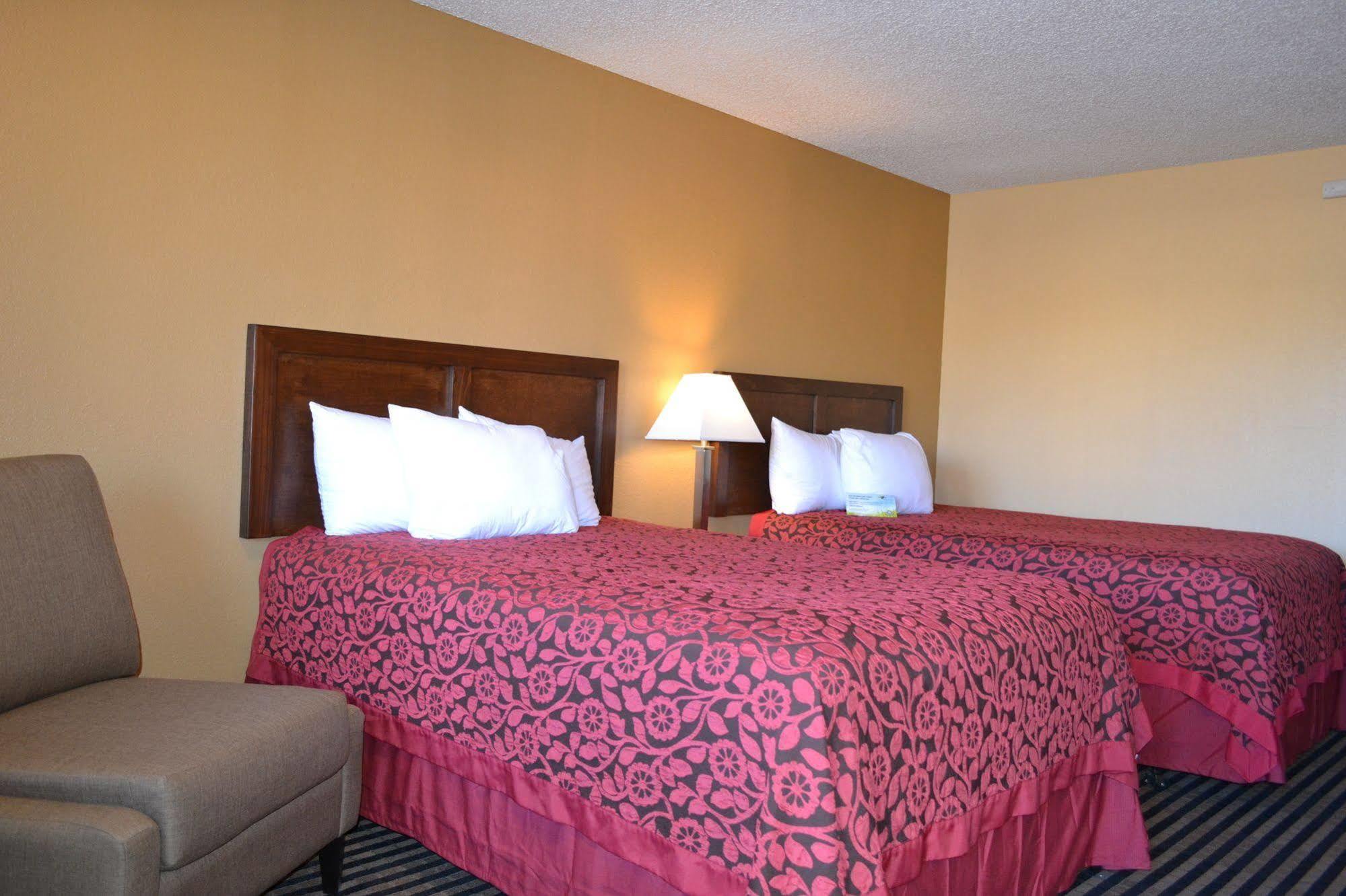 Days Inn Spokane Exterior photo
