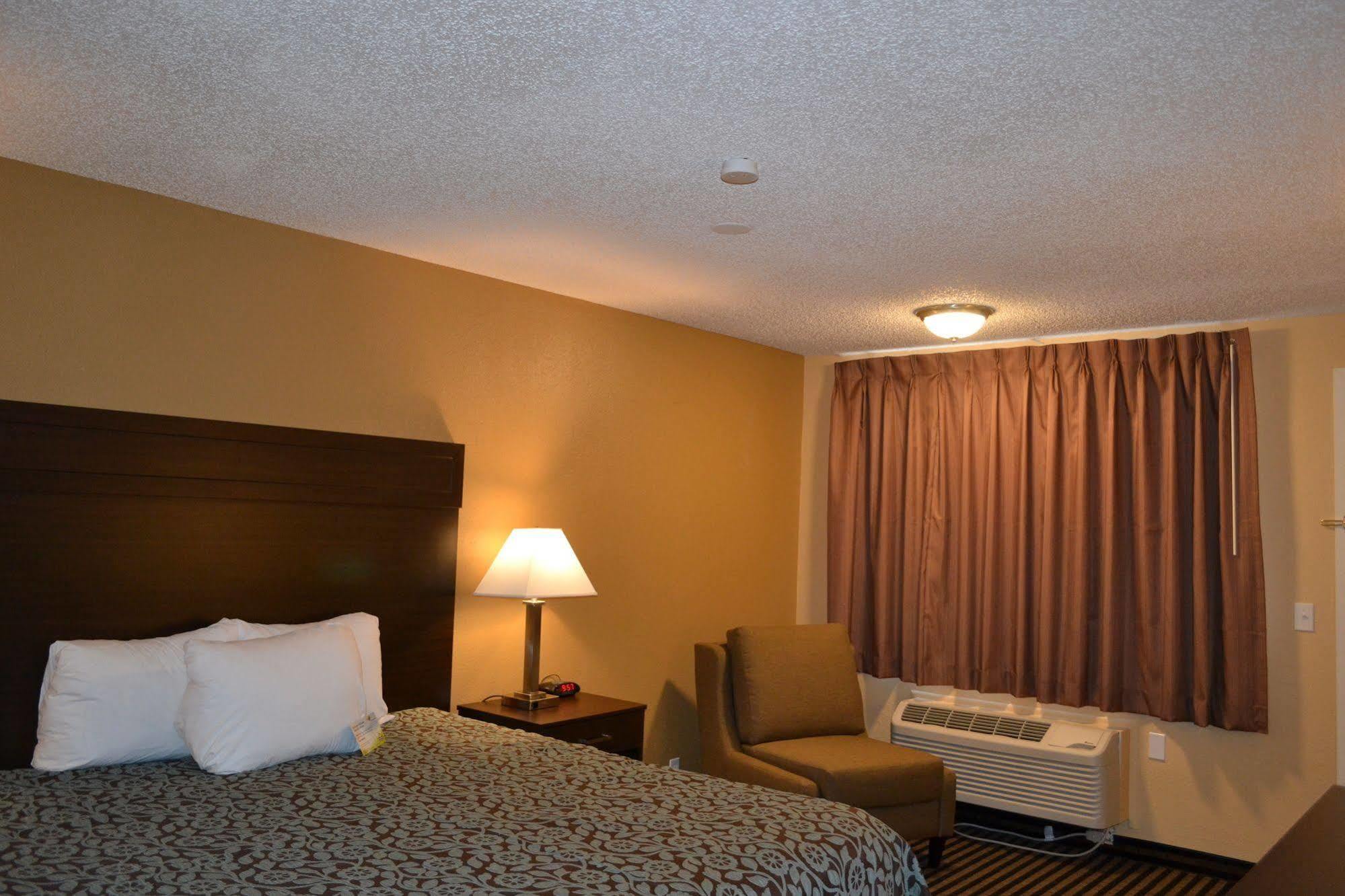 Days Inn Spokane Exterior photo