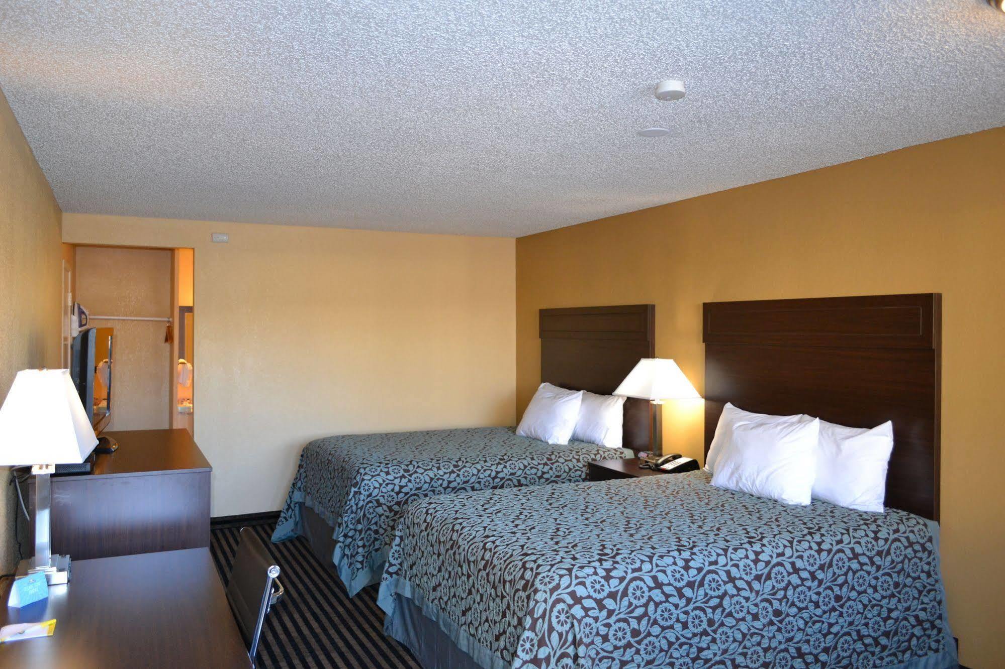 Days Inn Spokane Exterior photo